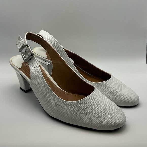 J.Reneé white heels - Picture 1 of 9